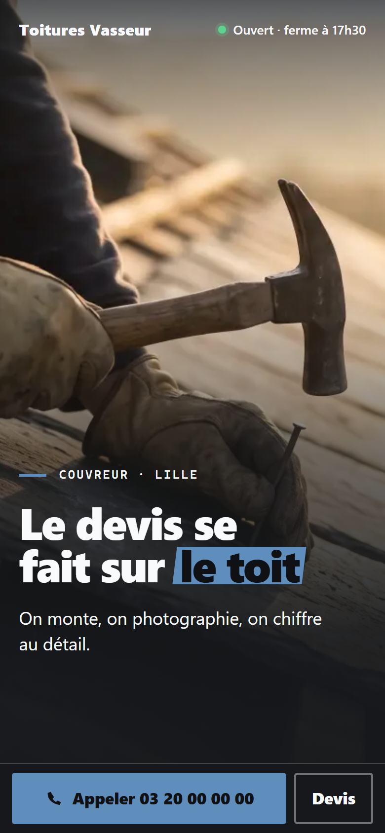 Le même site Toitures Vasseur affiché sur un téléphone.